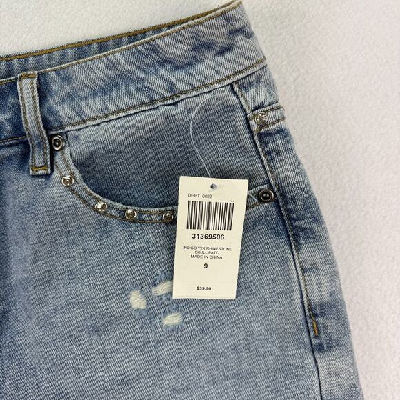 Hot Topic Blue Jean Shorts with Skull Embroidery - Picture 3 of 11